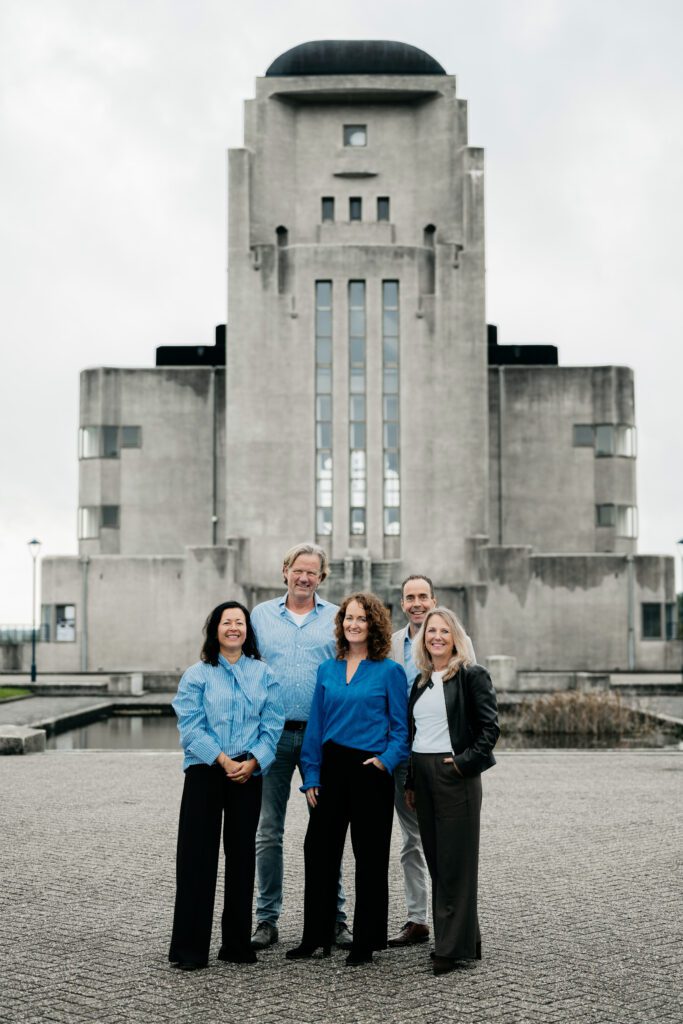 VLNR: Serin Gokhan, Marcel Ligtvoet, Yvonne van der Pas, Maarten Geurtse en Ingrid Moorlach.